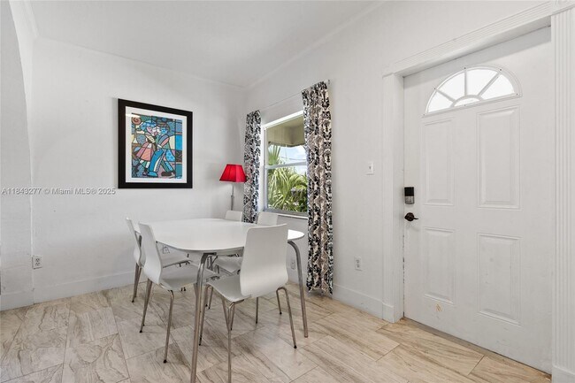 Photo - 2946 SW 26th St