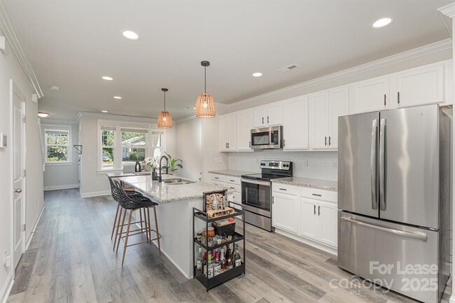 Photo - 813 McArthur Ave