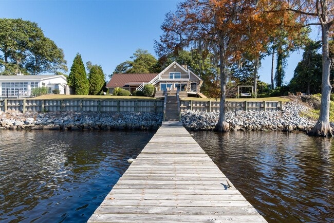 Photo - 810A Madam Moores Ln