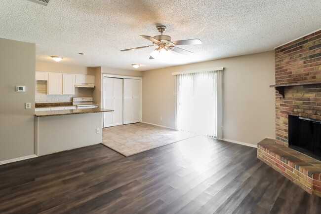 Photo - 521 Annapolis Dr