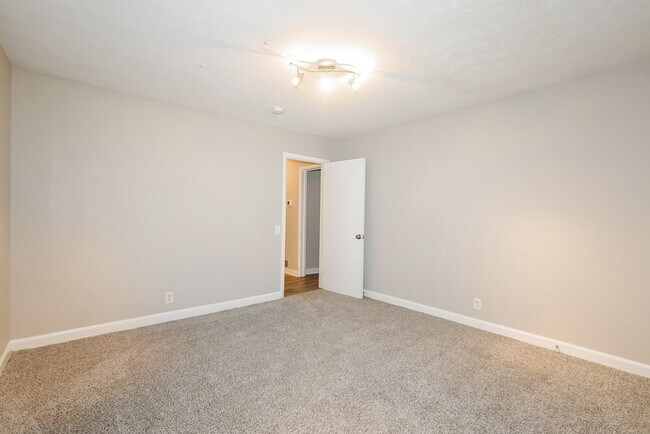 Photo - 627 Grayson Pkwy