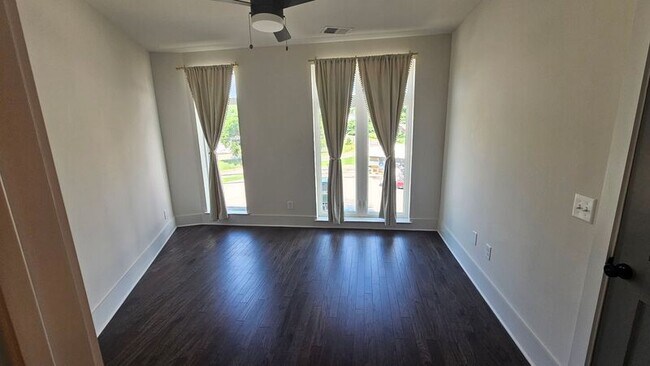 Photo - 1507 Porter Rd