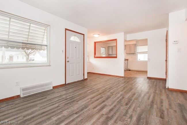 Photo - 15305 Rockside Rd