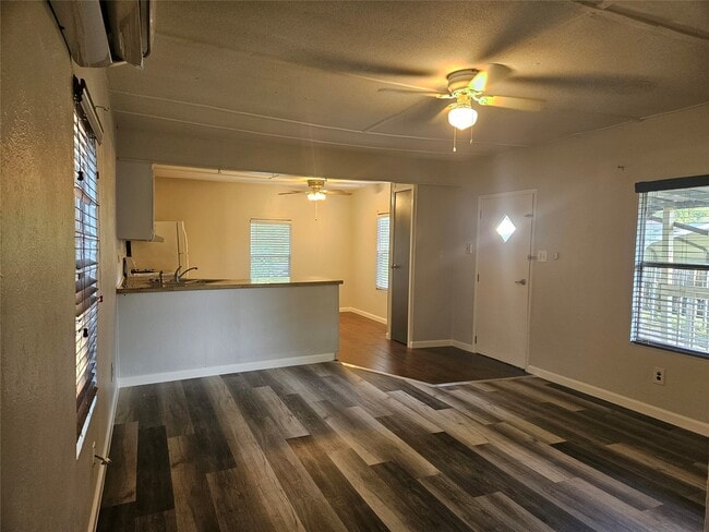 Building Photo - 11453 Underwood St Rental