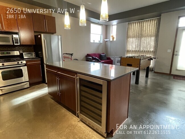 Photo - 2650 University Ave W