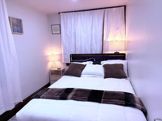 Photo - 212 Smith St