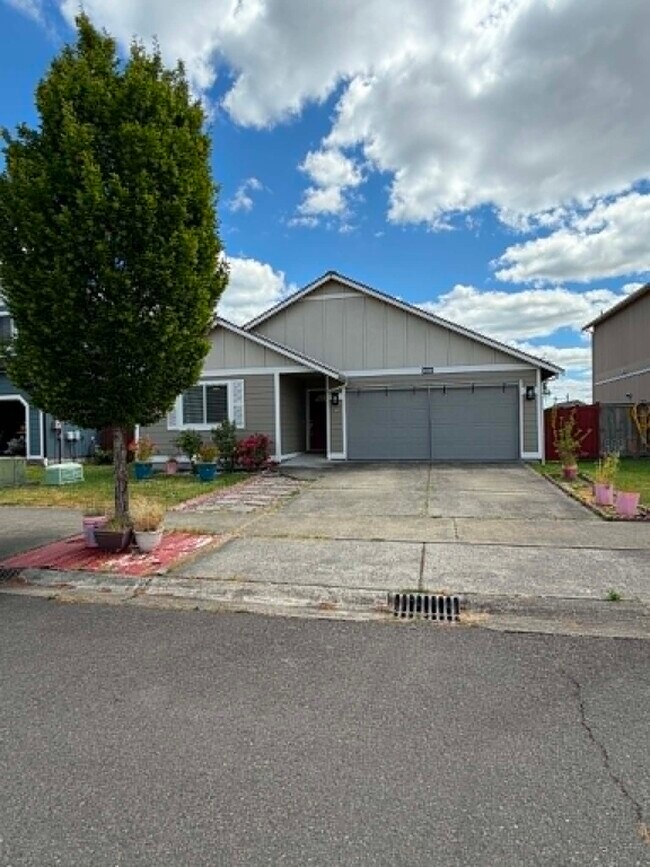 Photo - 16651 Greenleaf Ave SE