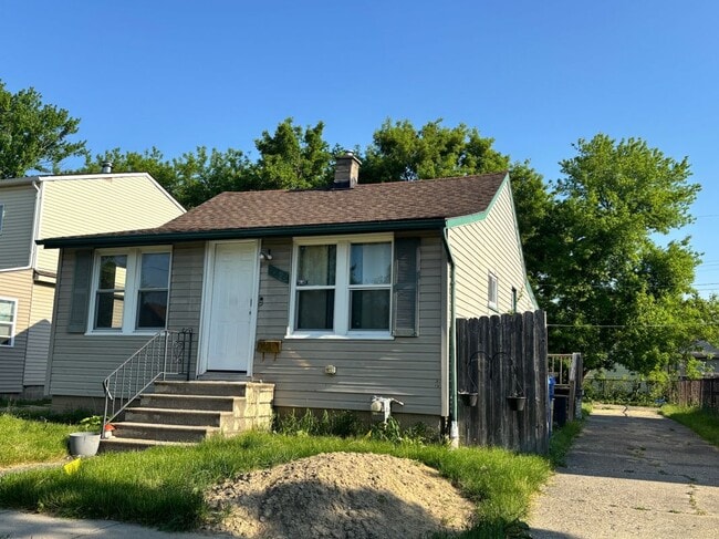 Building Photo - 7275 Chalmers Ave