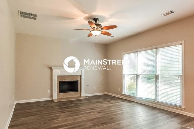 Photo - 4 Bedroom Pet-Friendly Home in DALLAS, GA with Main Street Renewal