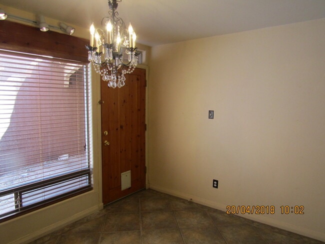 701 Indian Hollow Rd