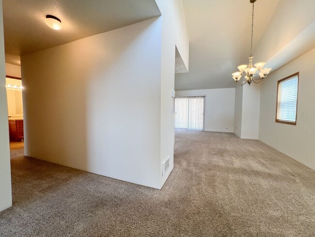 Photo - Triplex 5417 - 5421 North Hills Drive Unidad 5421 North Hills