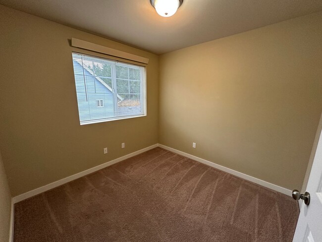 Photo - 1613 Burnside Pl Unit A