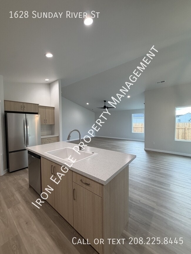 1628 Sunday River St