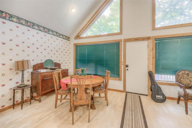 Photo - 144 Little John Dr