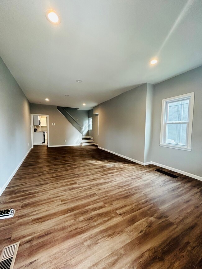 Photo - 307 Washington St