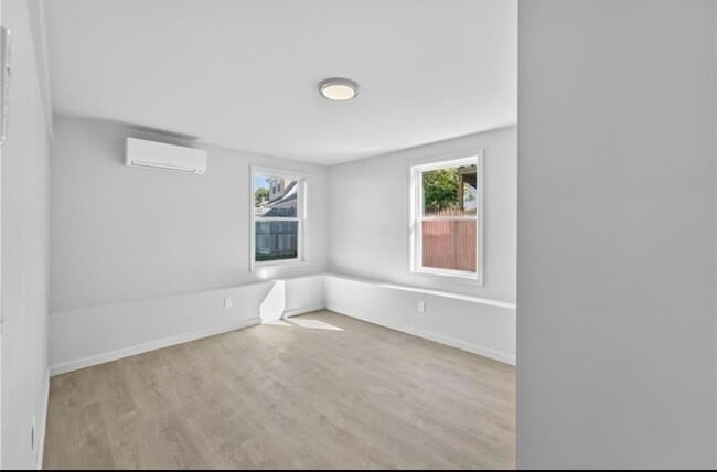 Photo - 165 Rounds Ave Unidad B