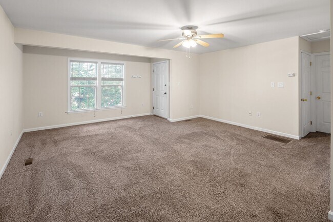 Photo - 305 Rosscraggon Rd Unit Apt A