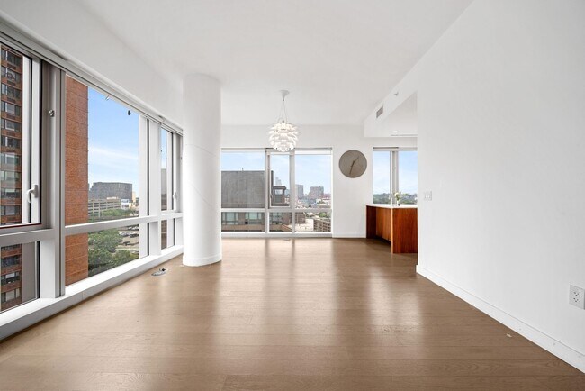 Photo - 75 Park Ln S Unit 912