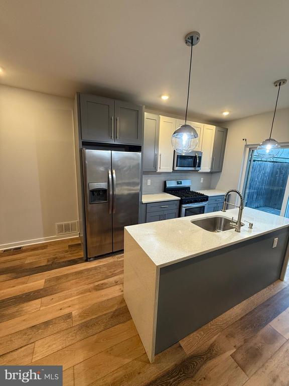 Photo - 2309 Cross St