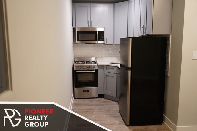 Photo - 515 W Belmont Ave