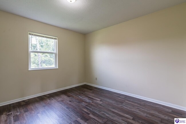 Photo - 390 W Elm Rd