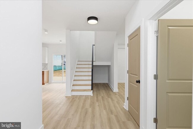 Photo - 65 Oaktree Dr