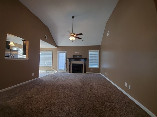 Photo - 5 Bedrooms 3 Bathroom Split Foyer