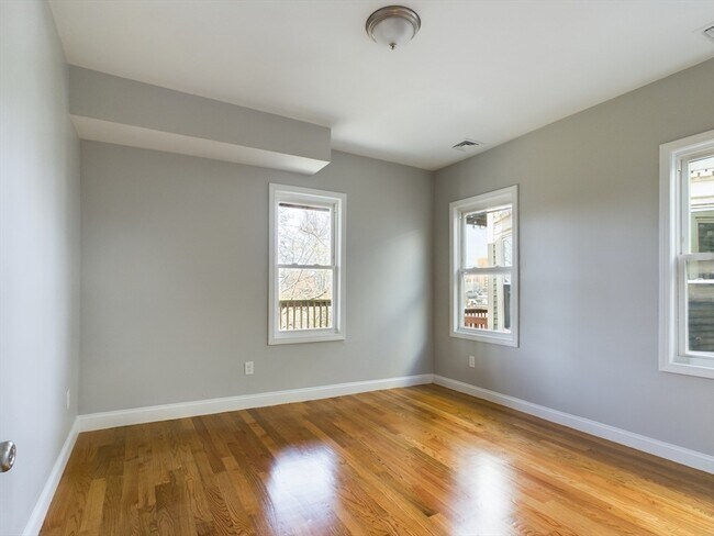 Photo - 41 Calumet St Unit 2