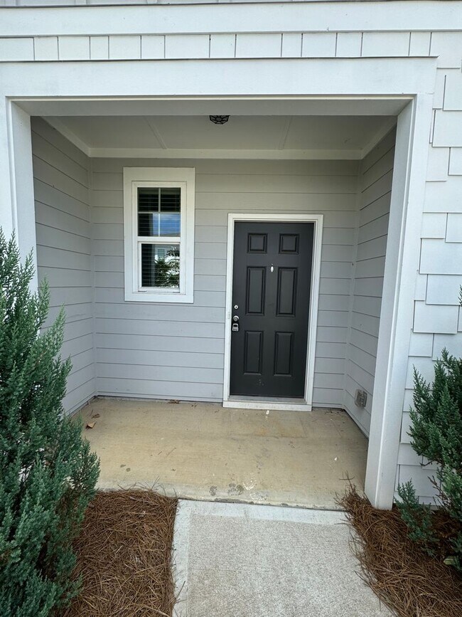 Photo - Nice 2/2.5 Townhouse in Cartersville- $1,495