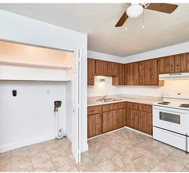 Photo - 285 Mount Everest Dr Unit A