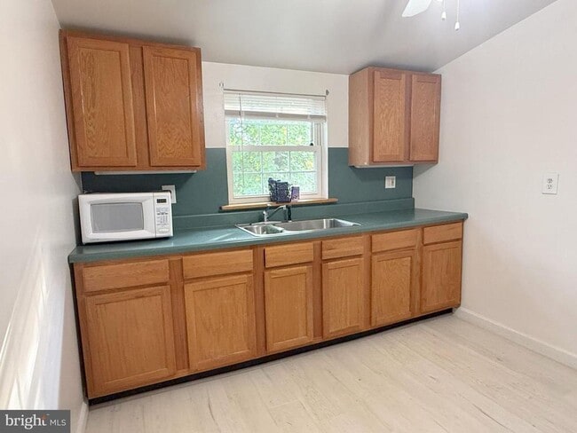 502 Lakeview Ave