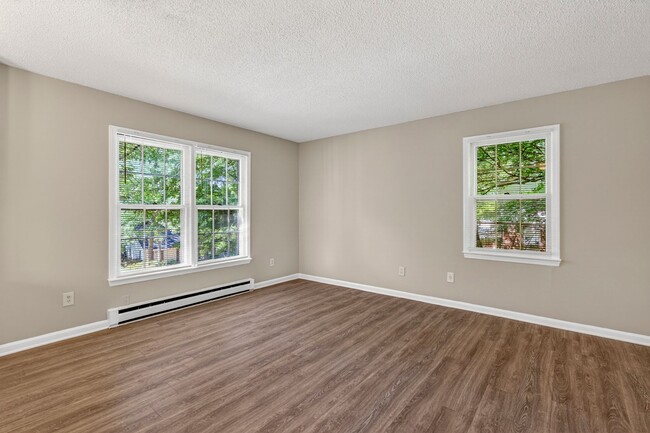 Photo - SW Large Split Level Home, LR, Den, Fenced Yard