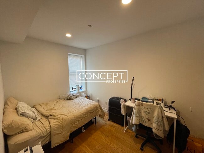 Photo - 64 Louis Prang St Unidad 3