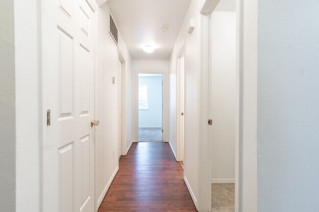 Photo - 1020 NE D St Unit B1