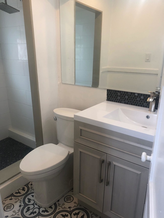 Baño - 1653 Bayview Dr