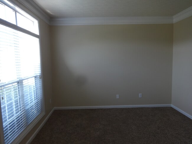 Photo - 834 Glen Abbey Dr