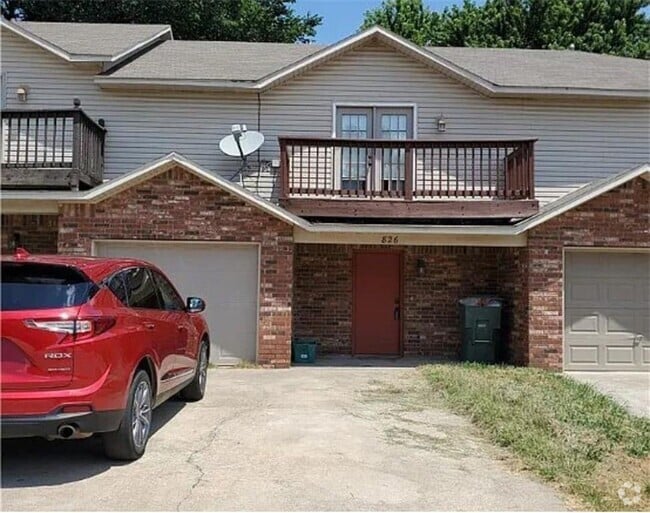 Building Photo - 826 W Peachtree Dr Rental