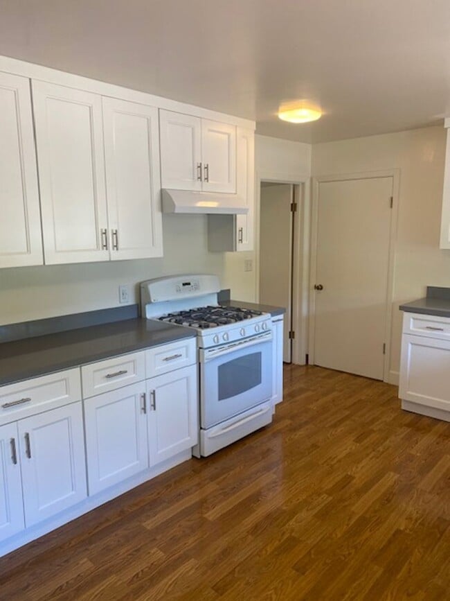 Photo - Lovely and spacious 3BR 2BA home with additional Family Room