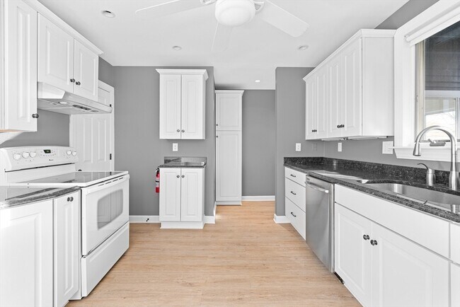 Building Photo - 29 Fenwick St Unit 1