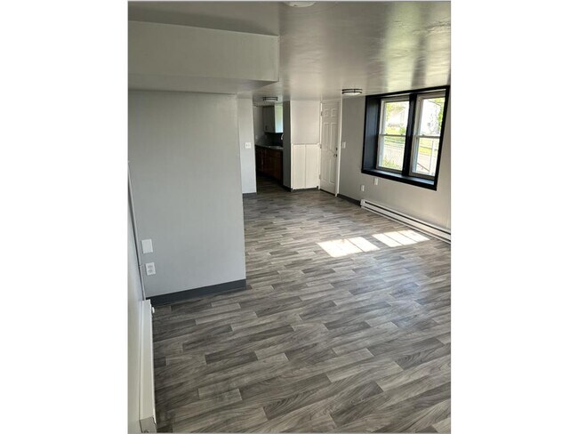 Photo - 542 Hazel St N