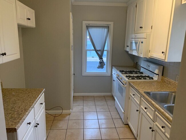 Photo - 2 Bedroom/1 Bathroom Home For Lease