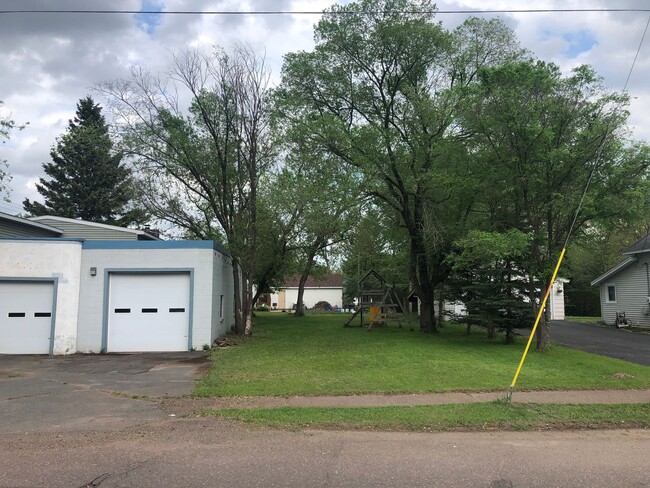 Photo - Charming 3-Bedroom Cloquet Home with Spacious Lot, Garage & Prime Location Near Parks and Golf