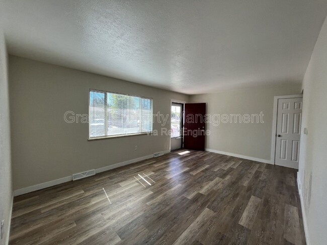 Photo - 543 S 1st Way