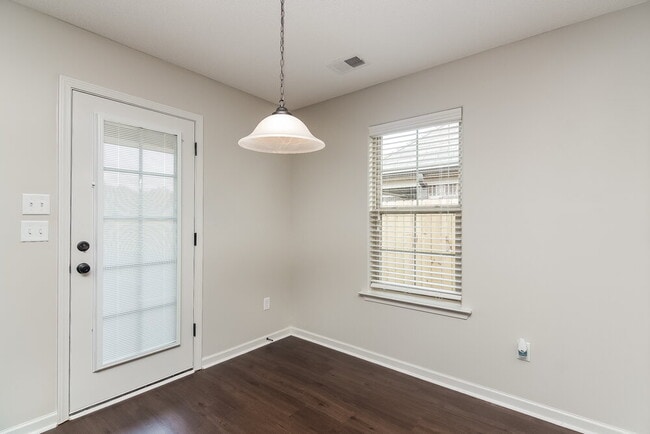 Photo - 9426 Darren Cir S