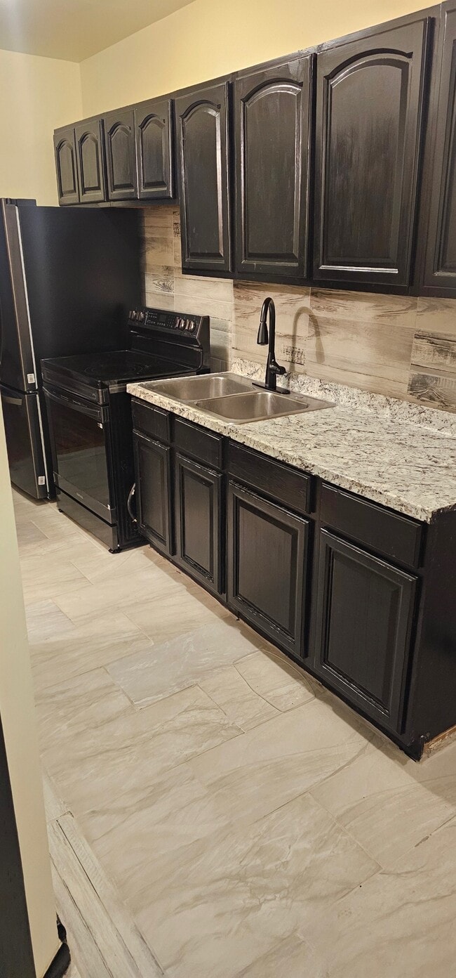 Photo - 140 W 123rd St Unit Apartment 2