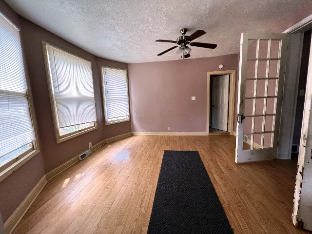 Photo - 907 S Allin St