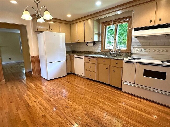 Photo - 115 Parker Rd