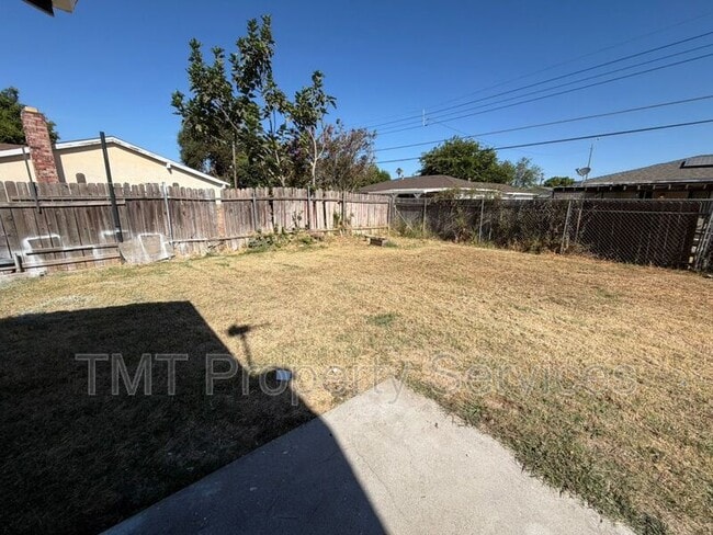 Photo - 8583 Fairlawn Ct