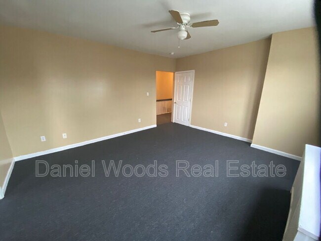1614 68th Ave Unit 2