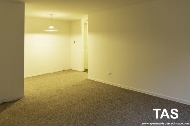 Photo - 520 W Aldine Ave Unit 402